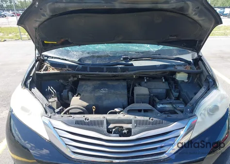 2016 Toyota Sienna Xle 8 Passenger z USA, uszkodzony, nr VIN 5TDYK3DC8GS711357